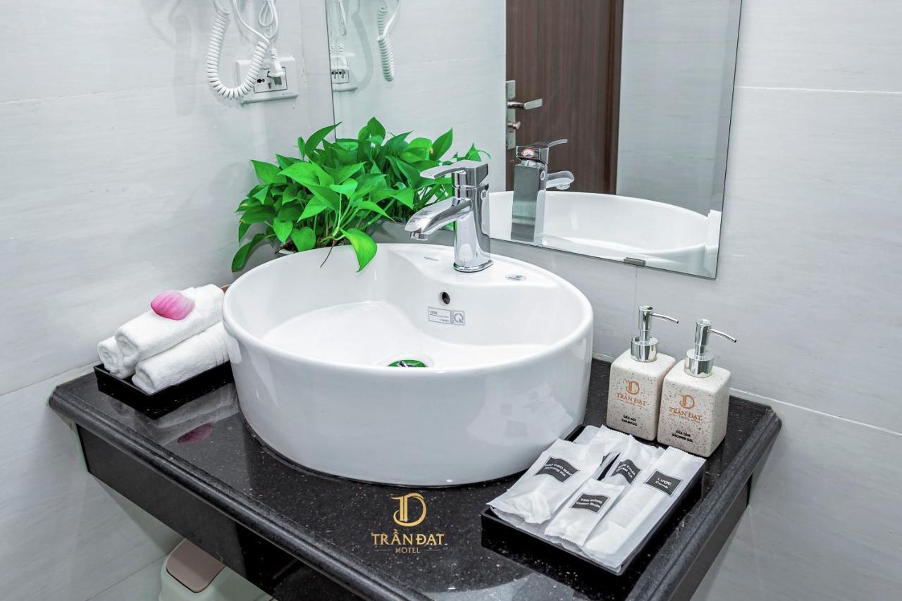 Tran Dat Hotel Ha Long Exterior foto